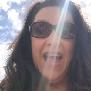 Meet your Posher, Leeann